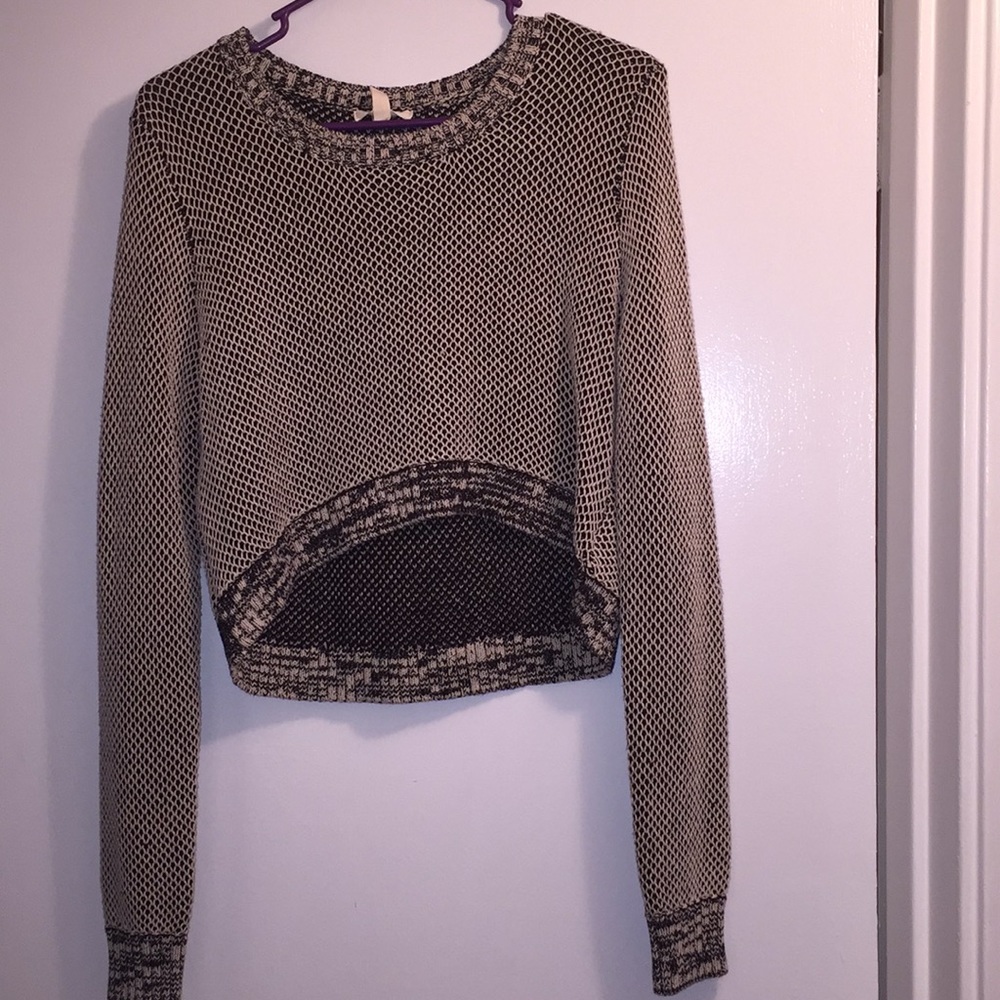NWT crop top sweater from urban outfitters