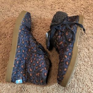 TOMS high top lined sneakers