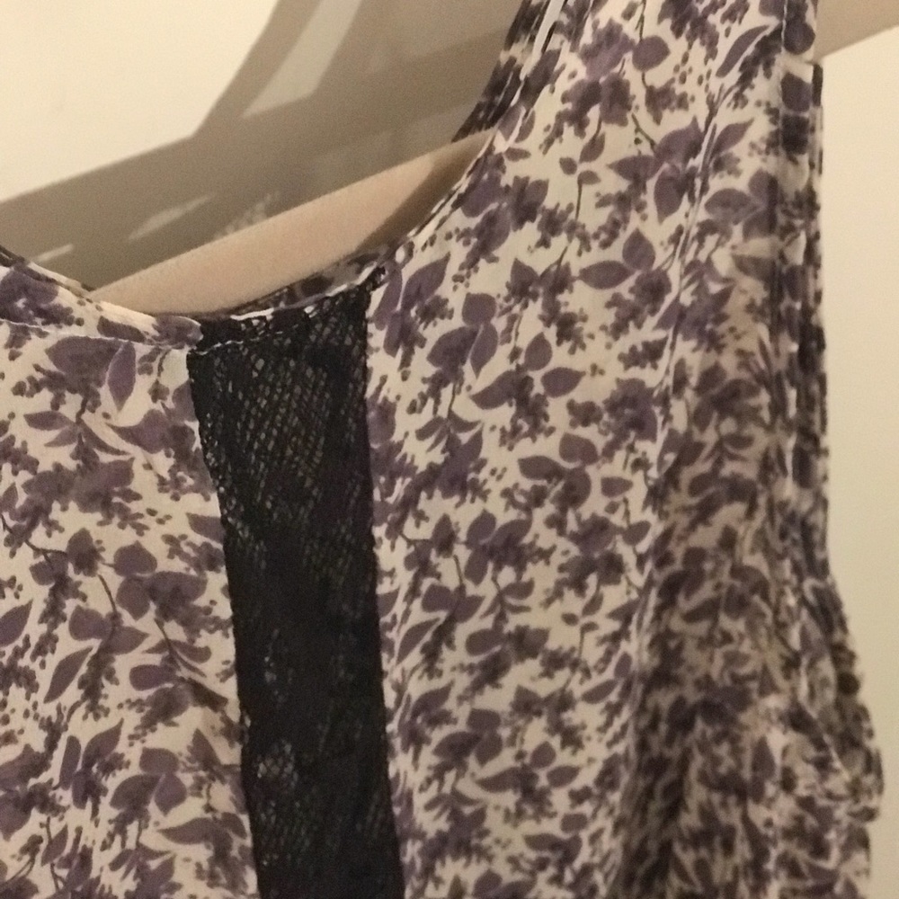 Lush purple/white/black floral and Lacey tank top