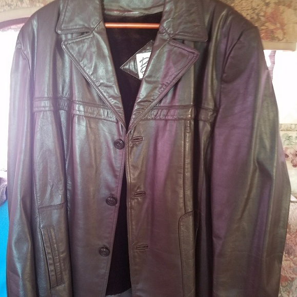 Berman's Men Coat - Picture 1 of 2