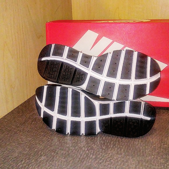 Women's Nike Sock Dart SE (Sz 8) - Picture 5 of 8