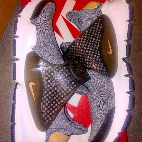 Women's Nike Sock Dart SE (Sz 8) - Picture 6 of 8