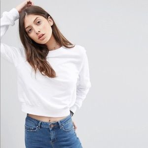 Cropped white sweatshirt