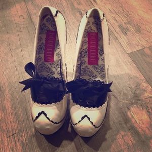 Bordello wing tip heels