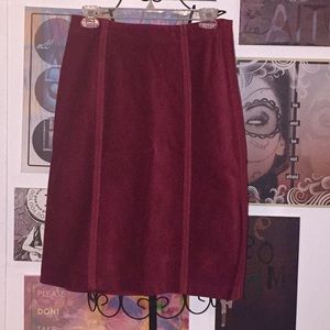 🐝 Burgundy Mossimo like new size 4 skirt