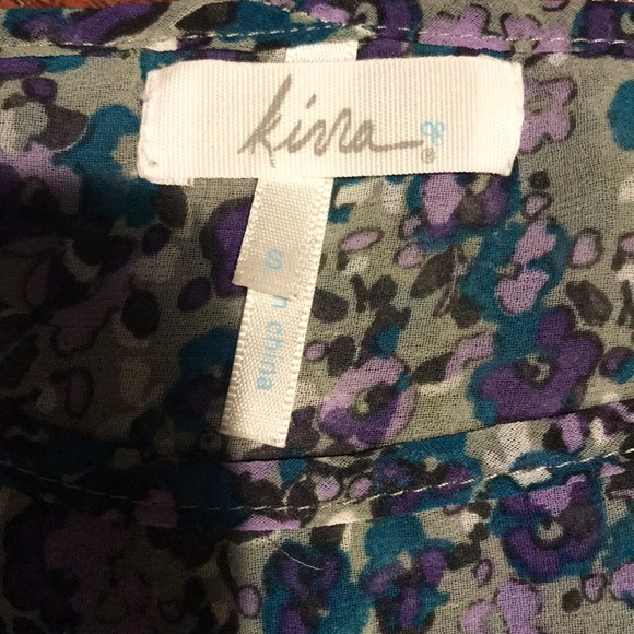 Kirra Floral Print Oversized Open Back Crop Top - Picture 2 of 4