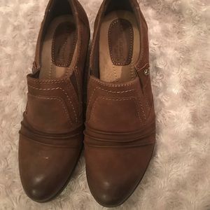 NWOT Earthie Origins Brown Leather Booties