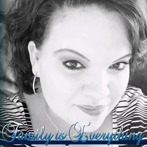 Meet your Posher, Rochelle