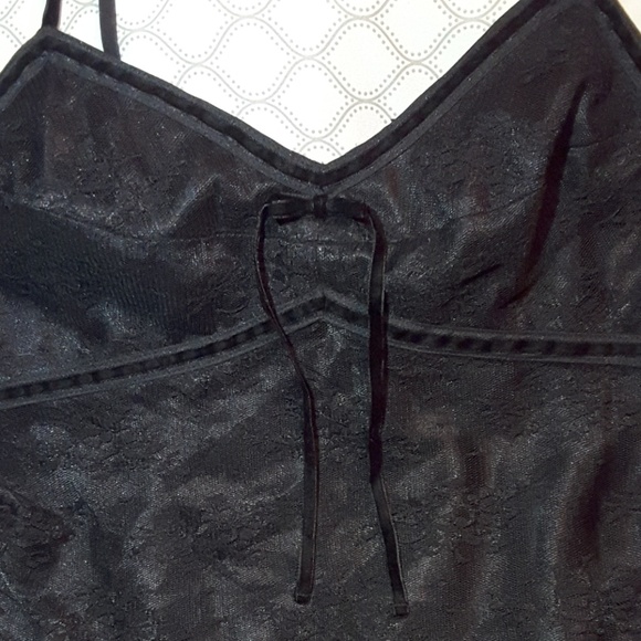 Black lace tank top - Picture 2 of 4