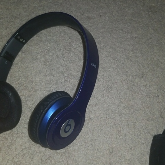 Beats by Dre solo - Picture 3 of 3