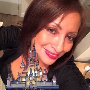 Meet your Posher, Connie