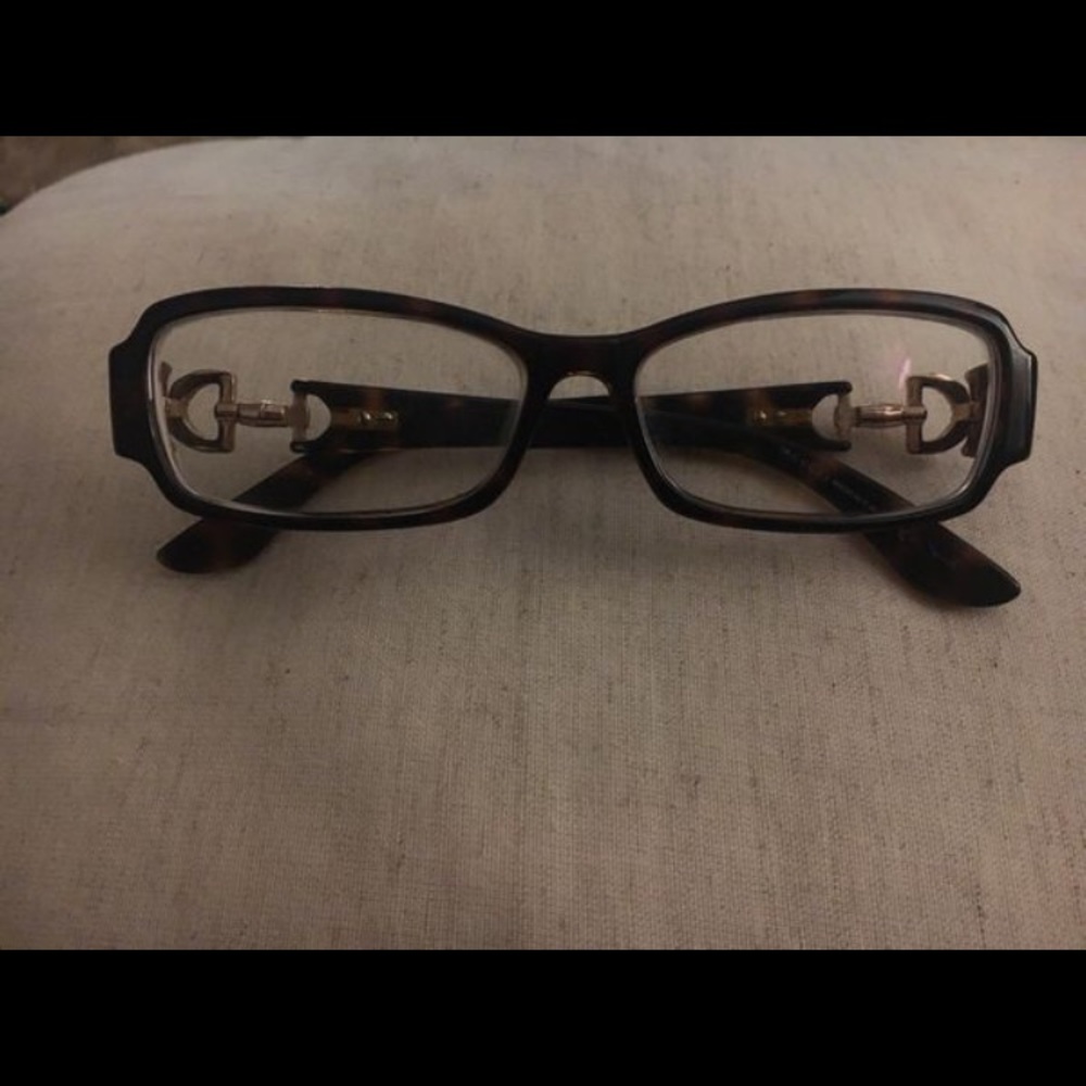 Gucci glasses with logo