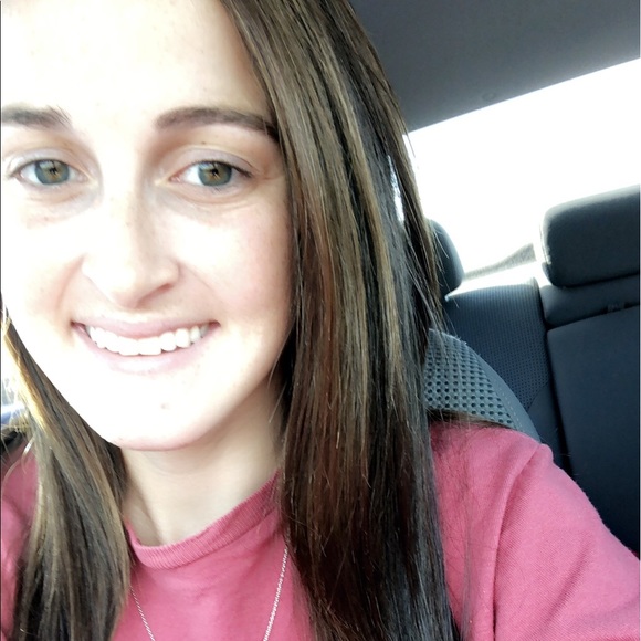 Meet your Posher, Jennifer - Picture 1 of 1