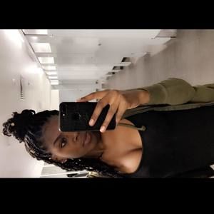 Meet your Posher, Akina