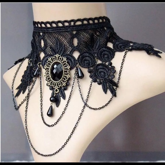 Choker Necklace - Picture 5 of 8