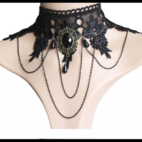 Choker Necklace - Picture 6 of 8