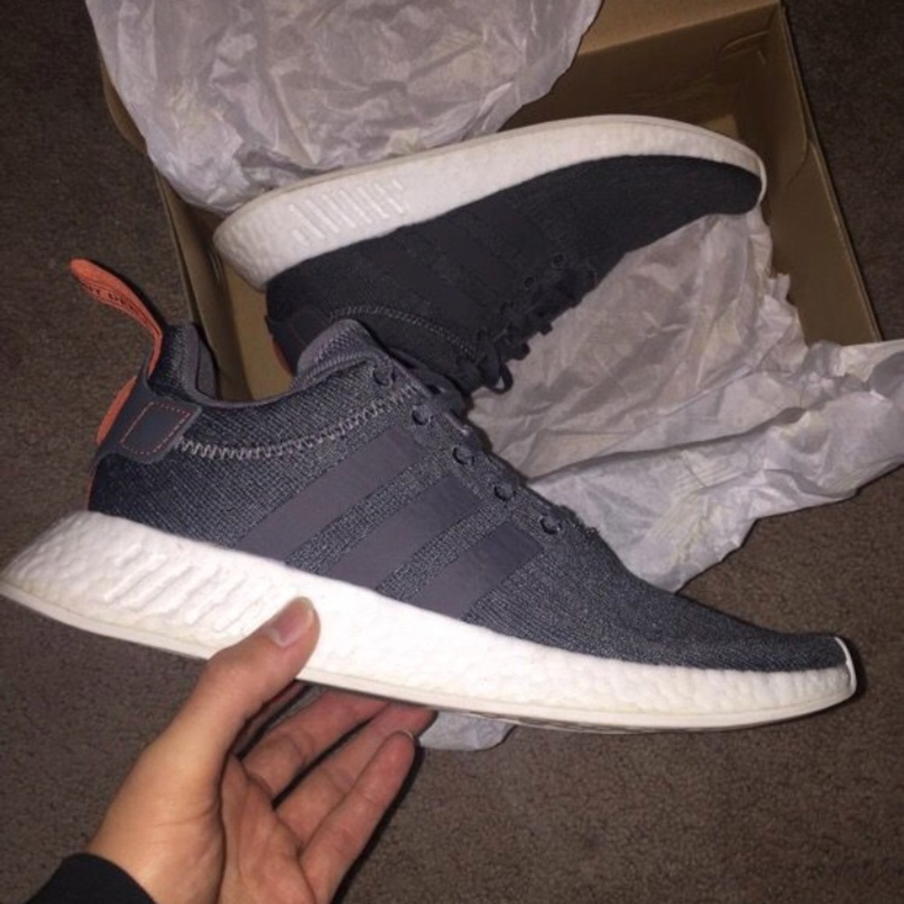 nmd r2