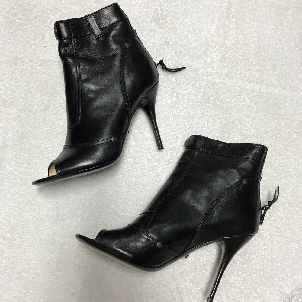 NWT/Box Real Italian leather booties