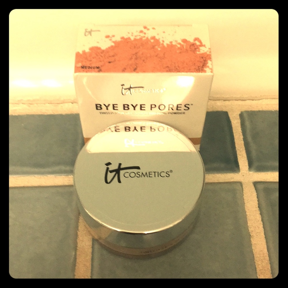 It Cosmetics Bye Bye Pores Finishing Powder
