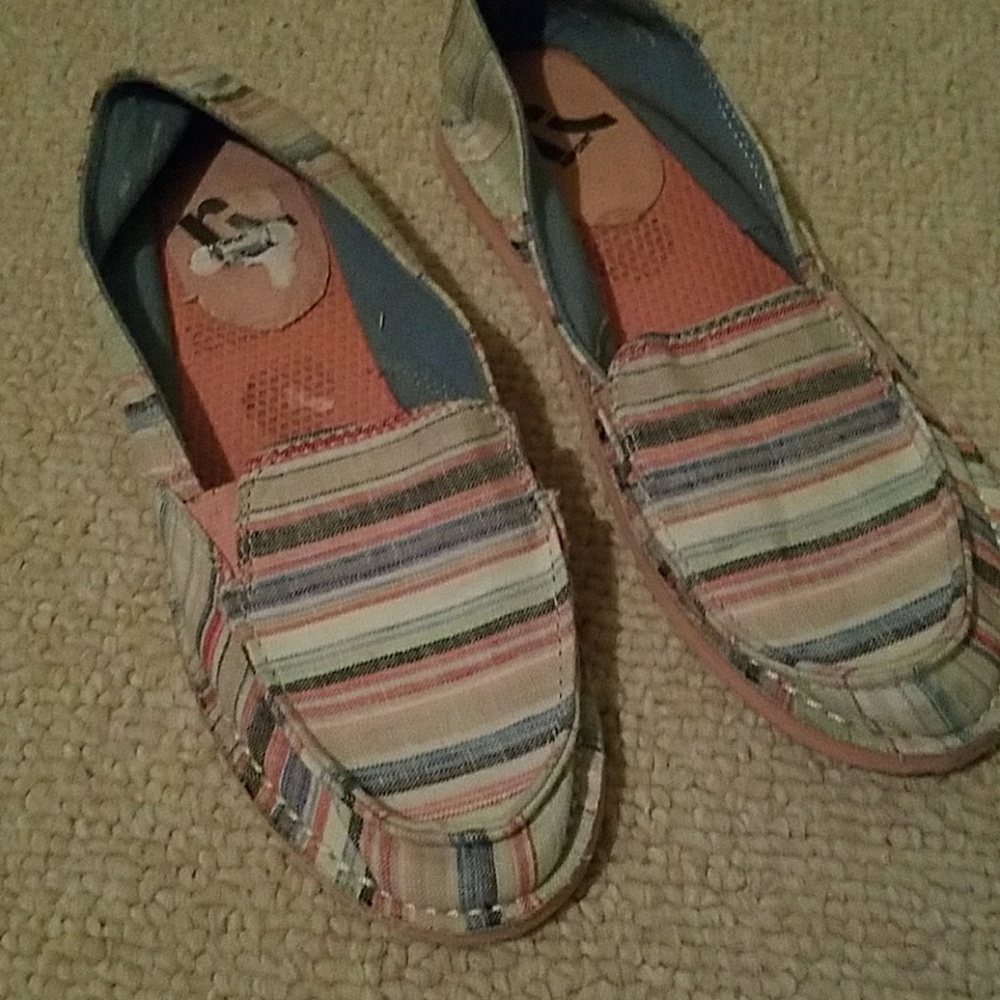 Flat shoes