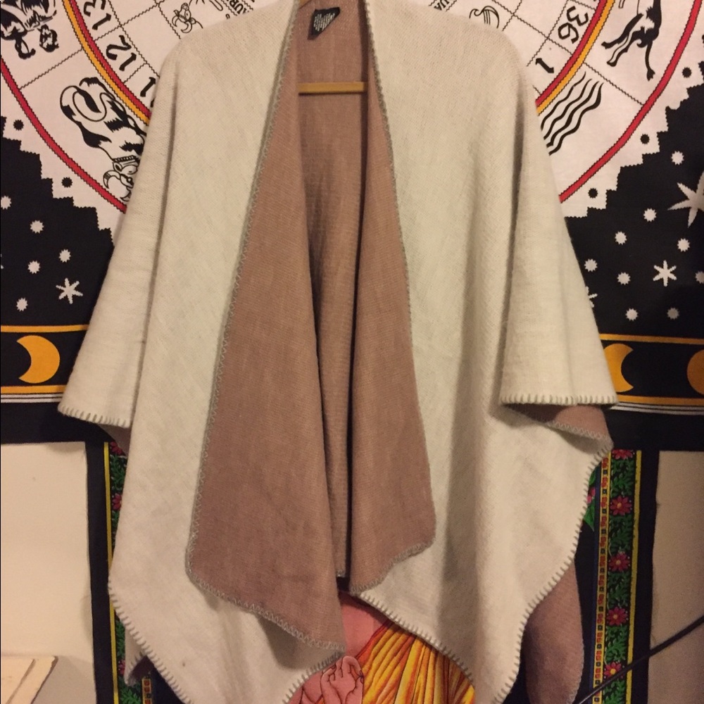 Off white and brown inside detailing warm kimono!