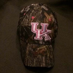 Camo and pink UK baseball cap.