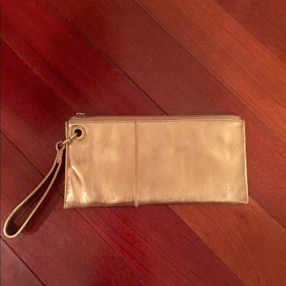 HOBO Vida wristlet clutch