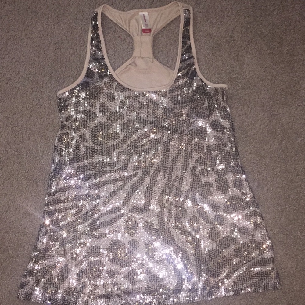 No boundaries tank