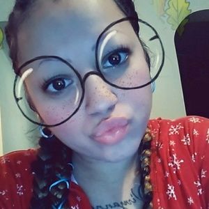 Meet your Posher, Vicky