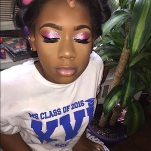 Meet your Posher, Mya