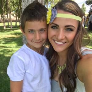 Meet your Posher, Marisa