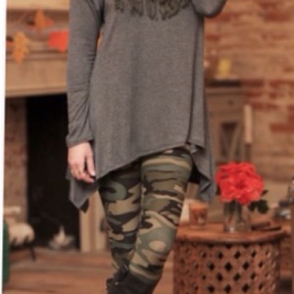 Last One Camo Leggings - Picture 5 of 5