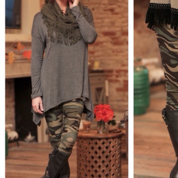 Last One Camo Leggings - Picture 2 of 5
