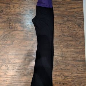 Black Lululemon yoga pants