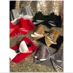 Holiday bows