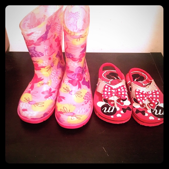 Toddler Minnie mouse rain shoes and sandals - Picture 1 of 5