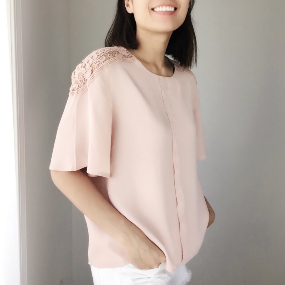 Luxe collection blush crocheted shoulder detailing - Picture 2 of 4