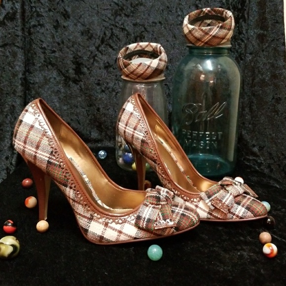 Bakers Shoes - Bakers Edie Brown Plaid Pumps and Bracelets