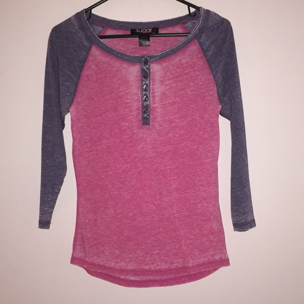 NEVER WORN, super cute half-sleeve shirt!