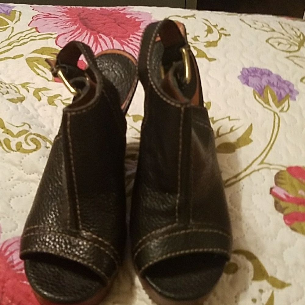 Black high heel shoes
