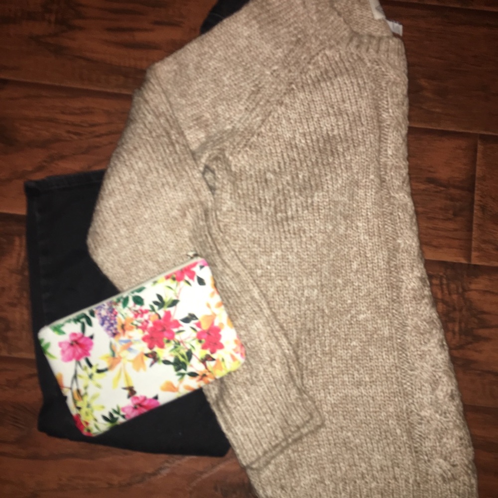 NWT St.John’s Bay Tan Sweater