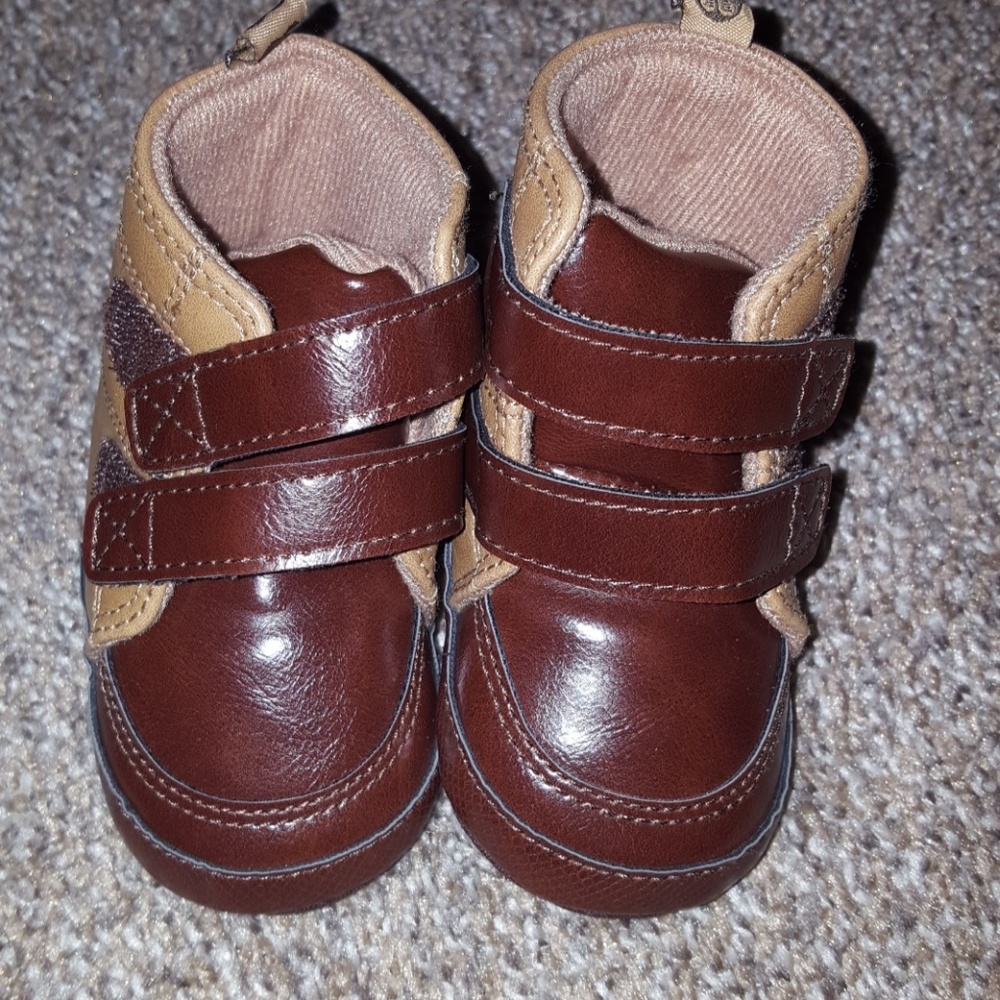 CUTE BABY BOOTIES CRIB SHOES