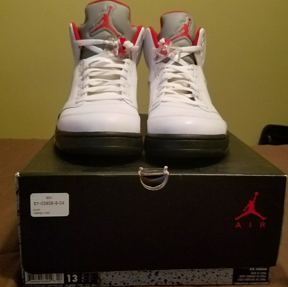 S🚫ld 100% Authentic AIR JORDAN 5 RETRO size 13