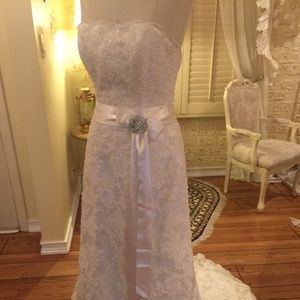 Discontinued Maggie Sottero Karena Royale size 8