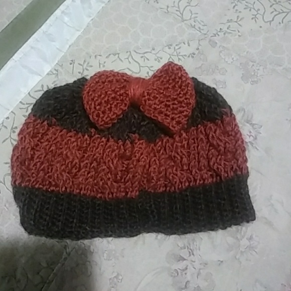 Messy Bun Hat - Picture 1 of 2