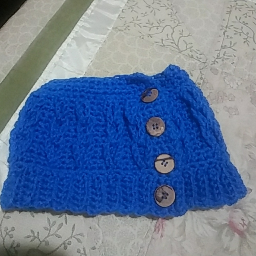 Messy Bun hat w/ buttons