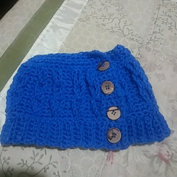 Messy Bun hat w/ buttons - Picture 1 of 2