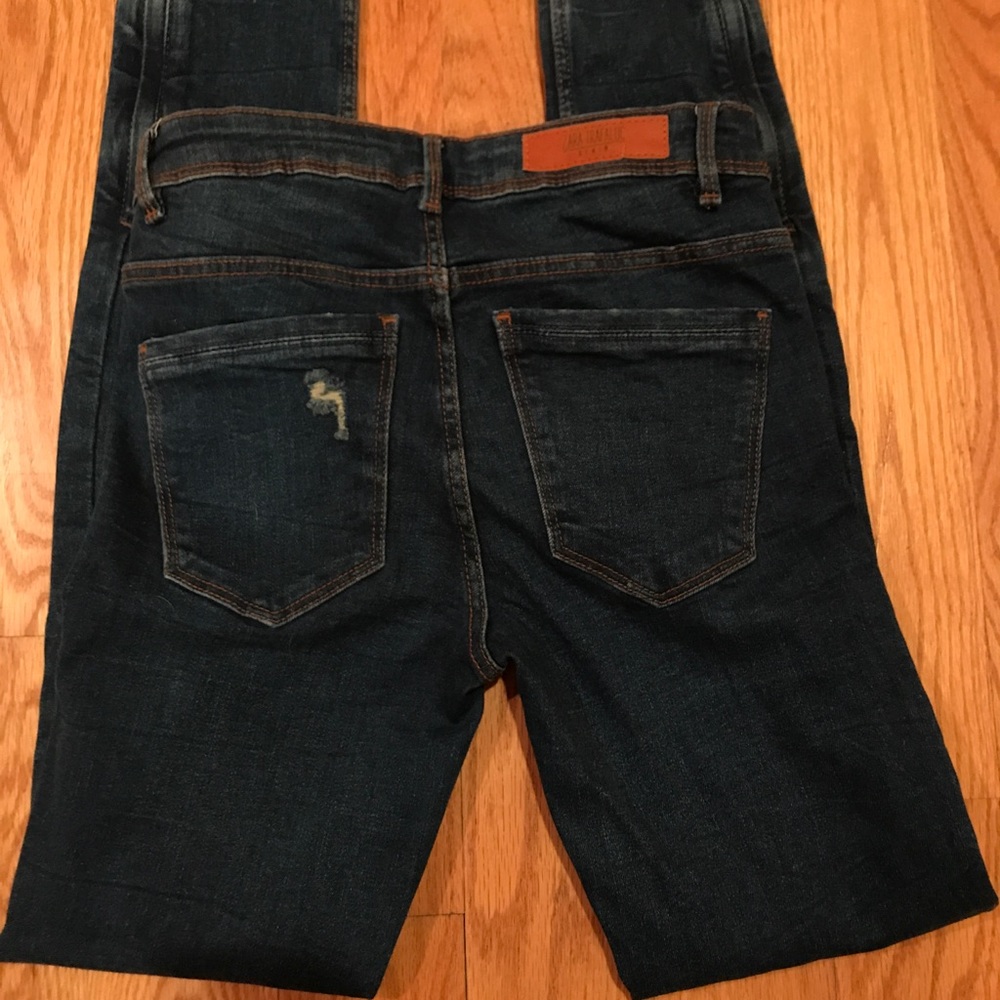 Zara Ripped Jeans - Picture 2 of 4