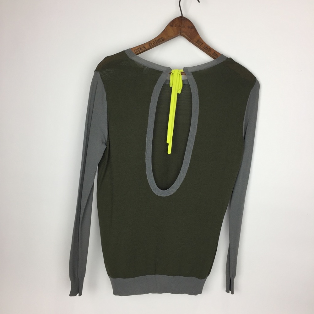 SI IAE | Green Gray Neon Cutout Back Top