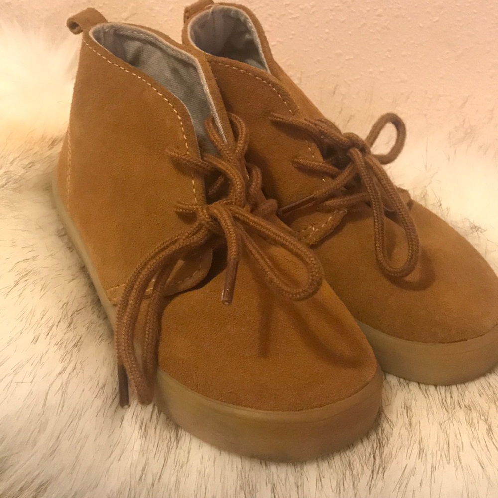 🍁Gap Suede Mid-Top Sneakers🍁